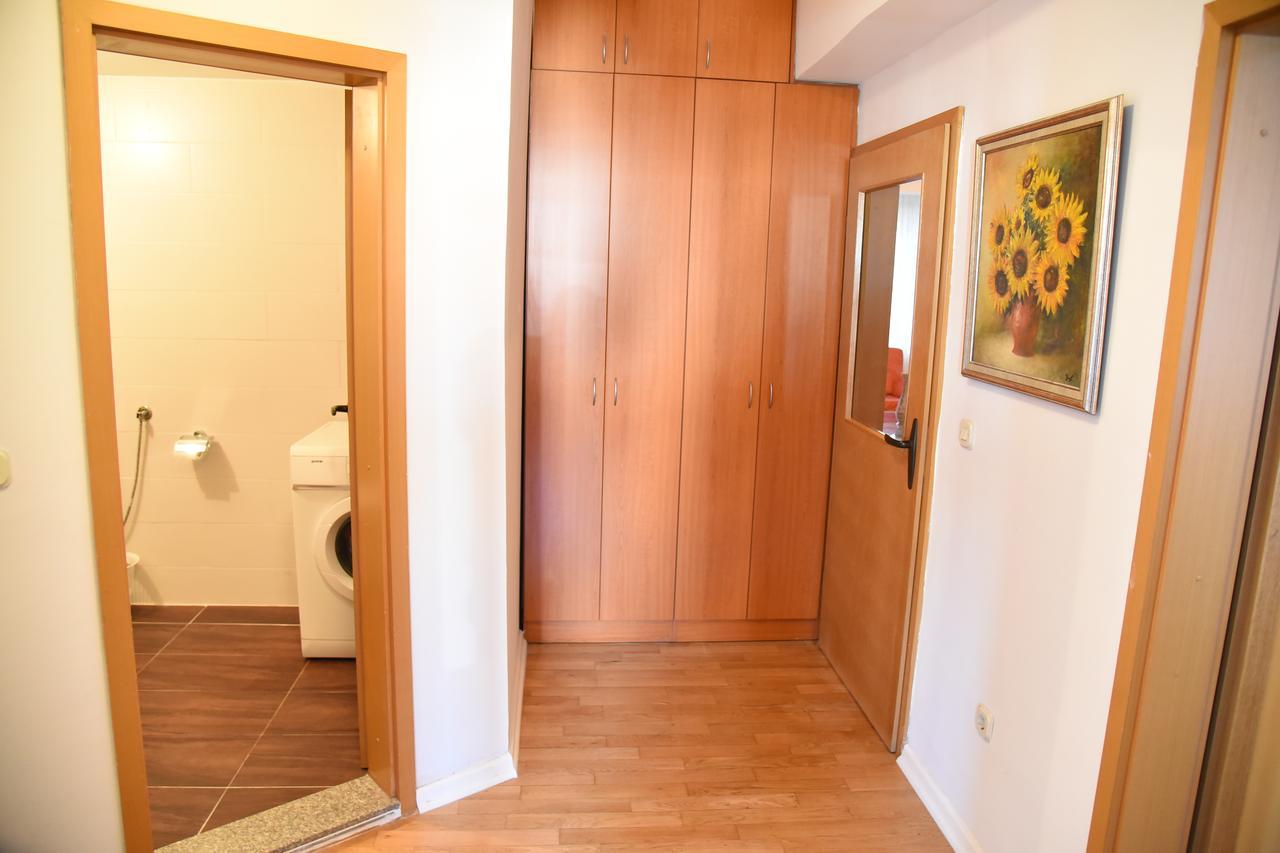 3 Bedroom Home With Parking Garage In The Heart Of Skopje Exterior photo