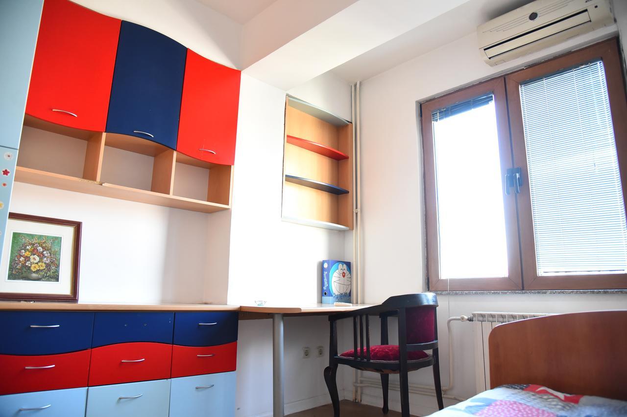 3 Bedroom Home With Parking Garage In The Heart Of Skopje Exterior photo